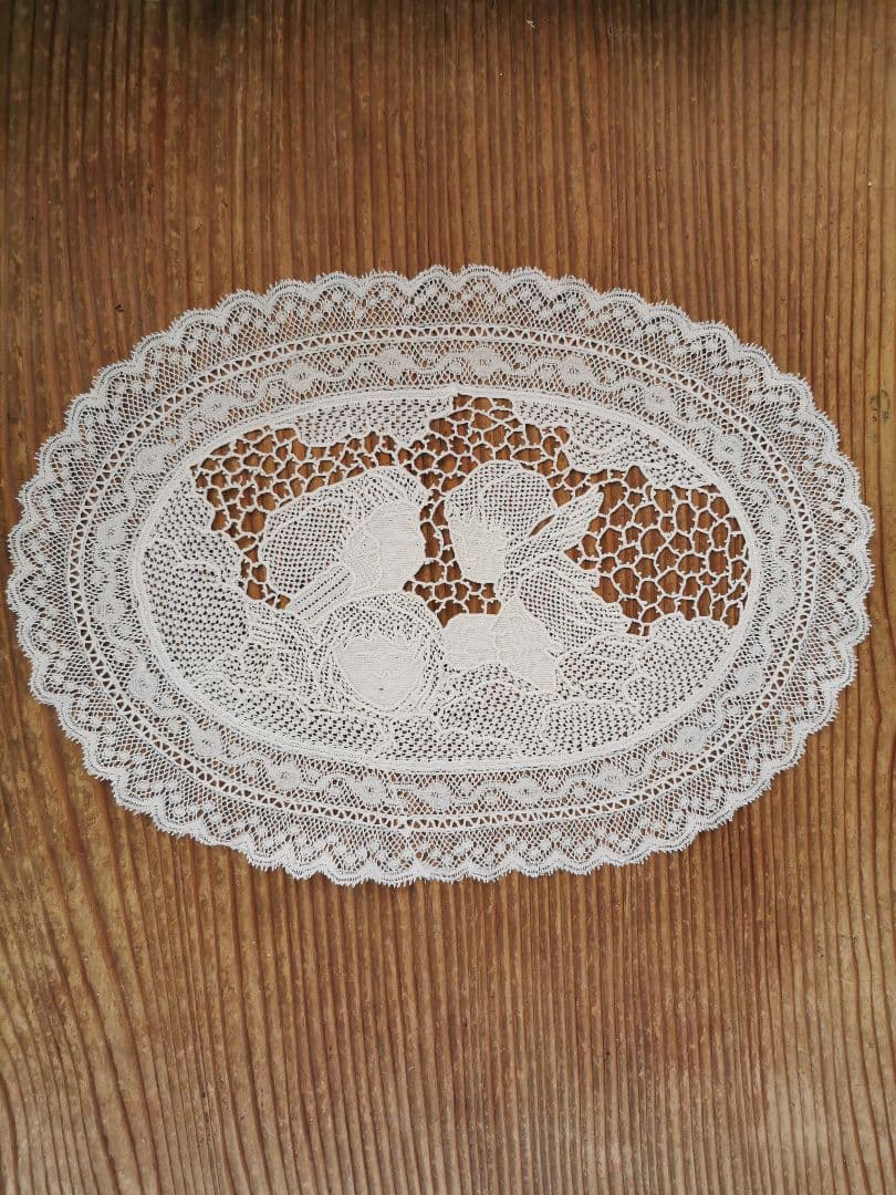 アンティーク ポワンドヴェニス ５人の天使のニードルワーク 手刺繍レースドイリー