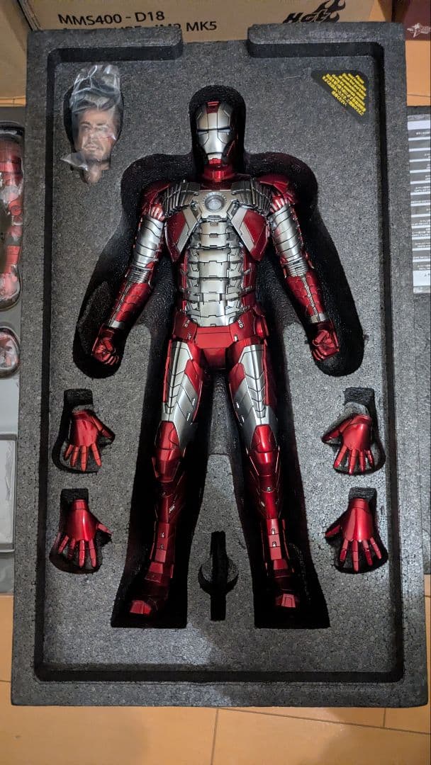 紅*姜様 ホットトイズ　アイアンマン　MK５ 電池未使用