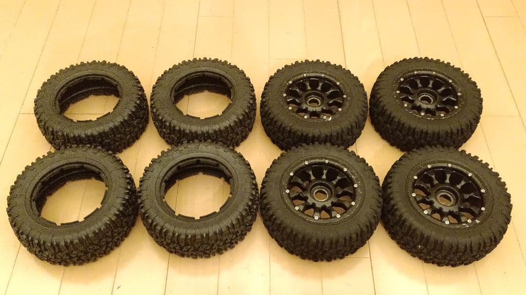 1/5スケールBAJA系 アルミホイール付きタイヤ4セットと未使用タイヤ4本