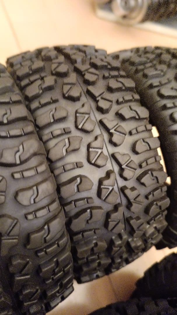 1/5スケールBAJA系 アルミホイール付きタイヤ4セットと未使用タイヤ4本