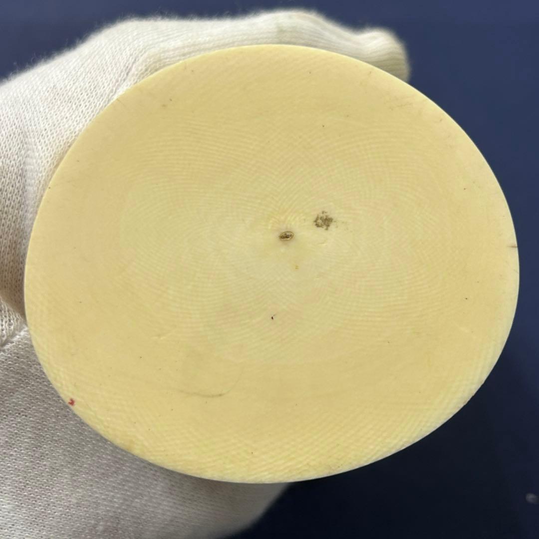 象牙風 ハンコ置き 印鑑置 総重量331.2g 縦約82.4㎜ 横約60-66㎜