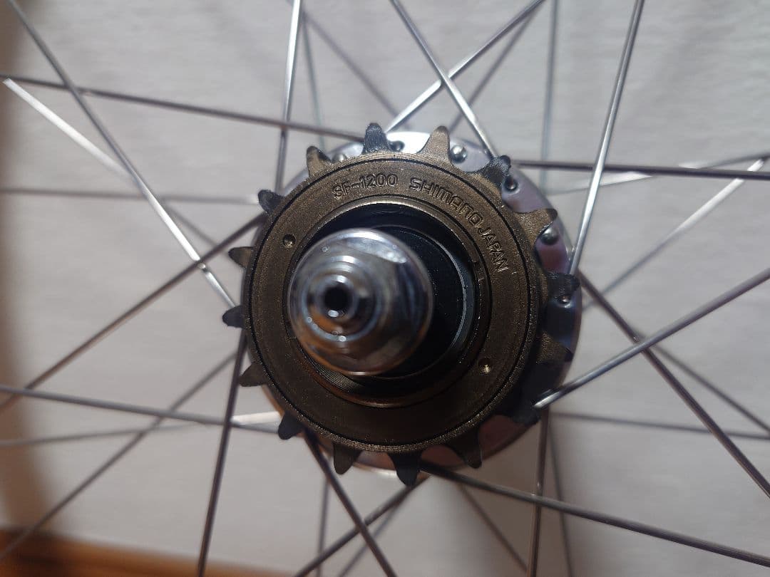 ピストバイク ホイール デュラエースハブ アラヤリム