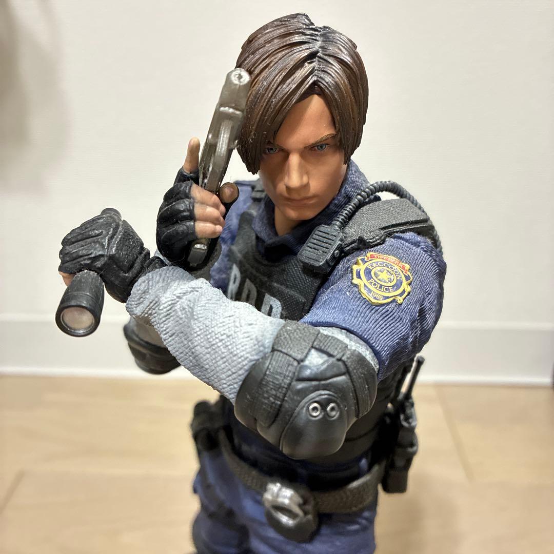 バイオハザードRE2 コレクターズ エディション レオン・S・ケネディ箱無し