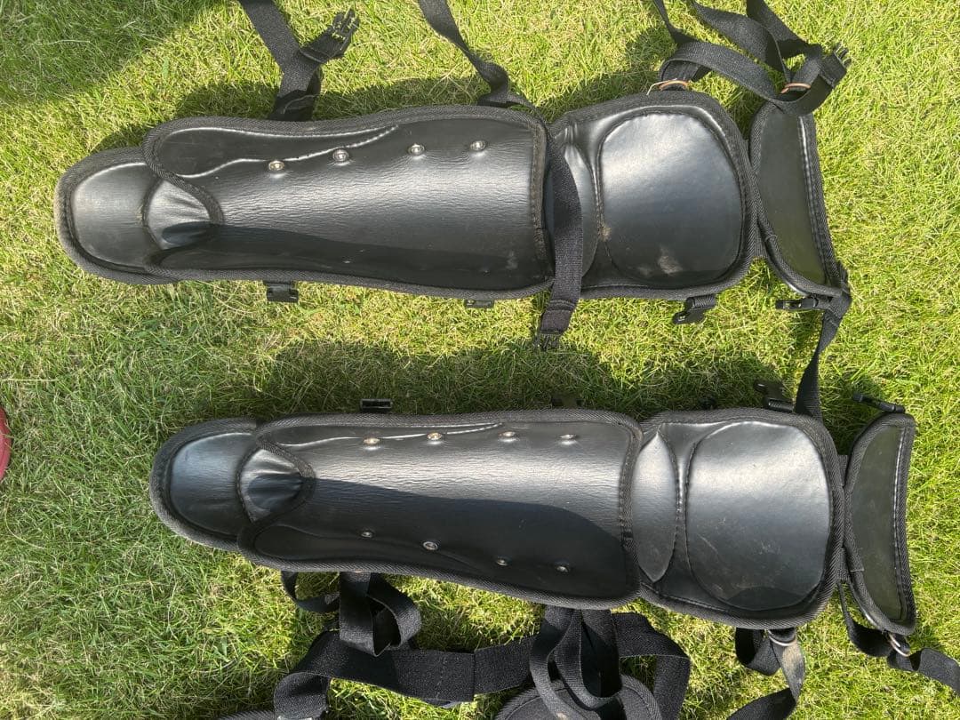 キャッチャー用レガース ブラック