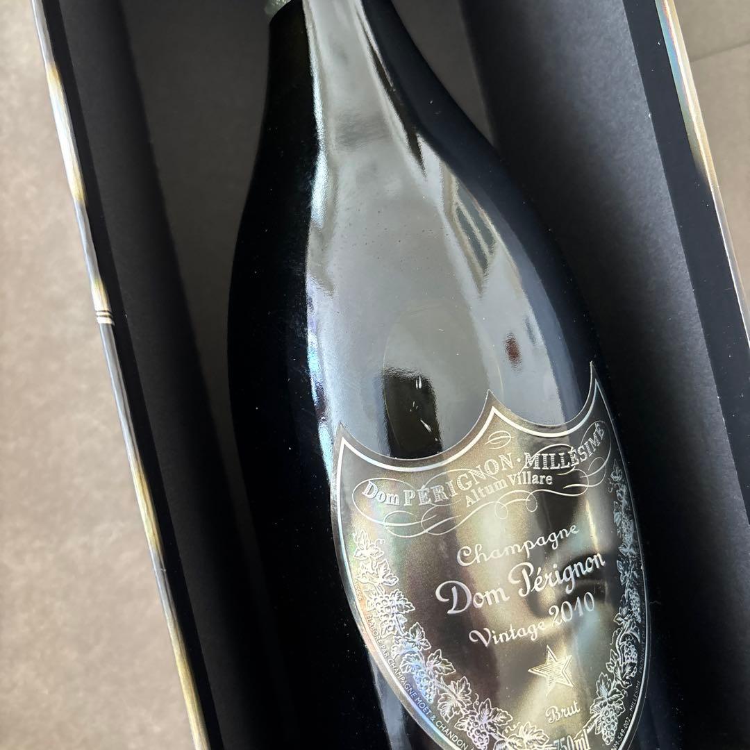 レディーガガ　ドンペリ2010