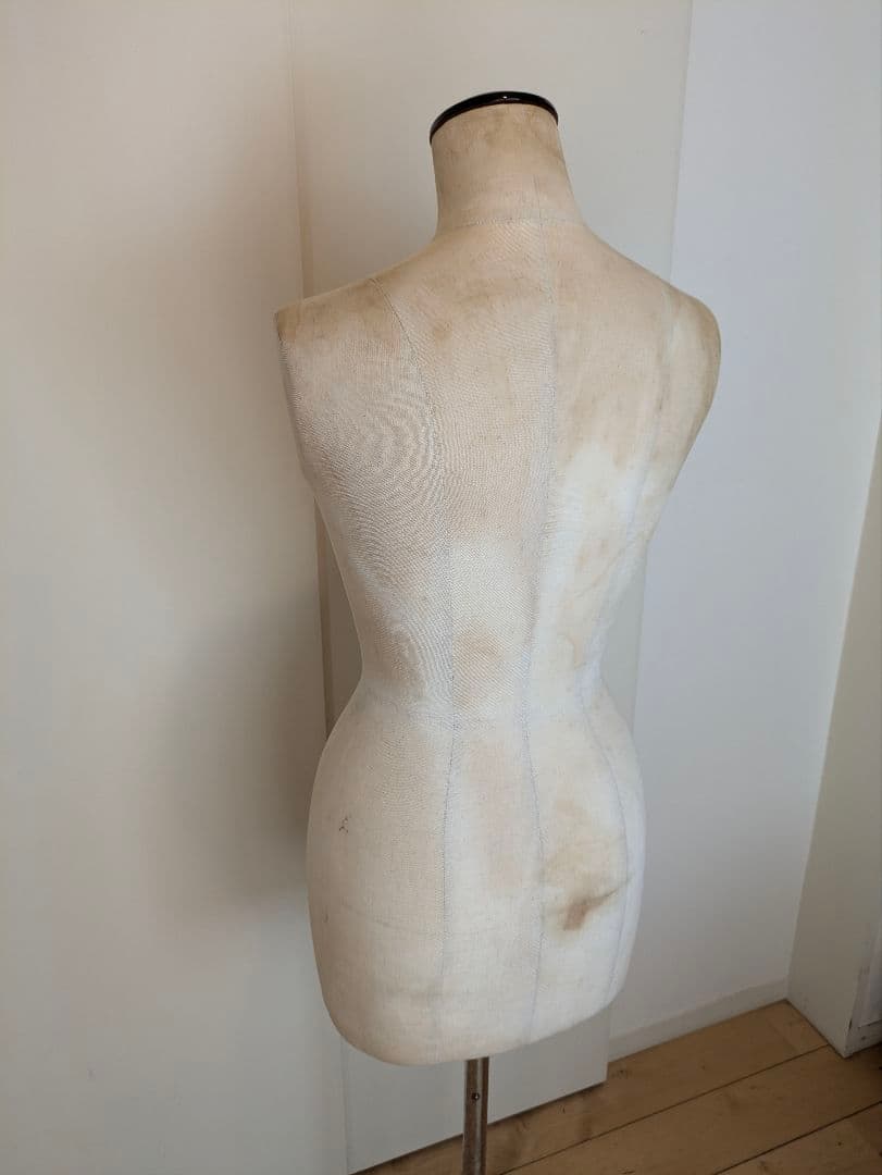 トルソー高さ調整可能