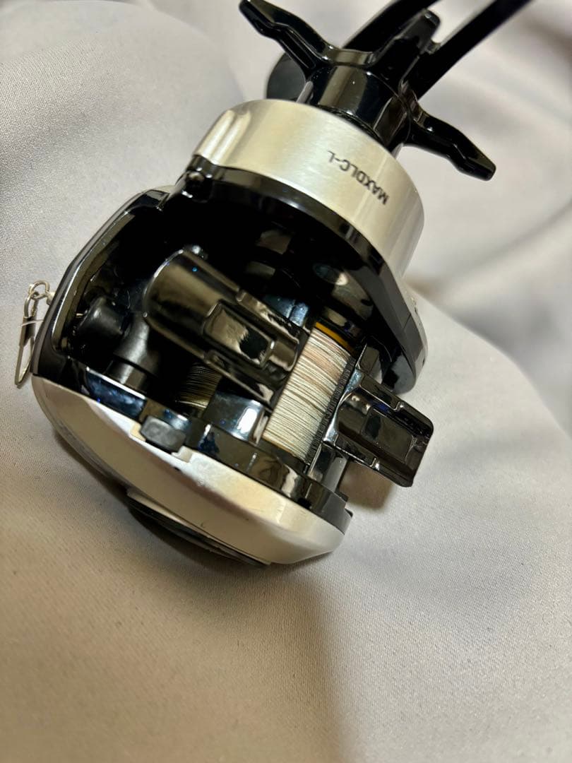 Abu Garcia MAX DLC-L ベイトリール（左）【PEライン付】