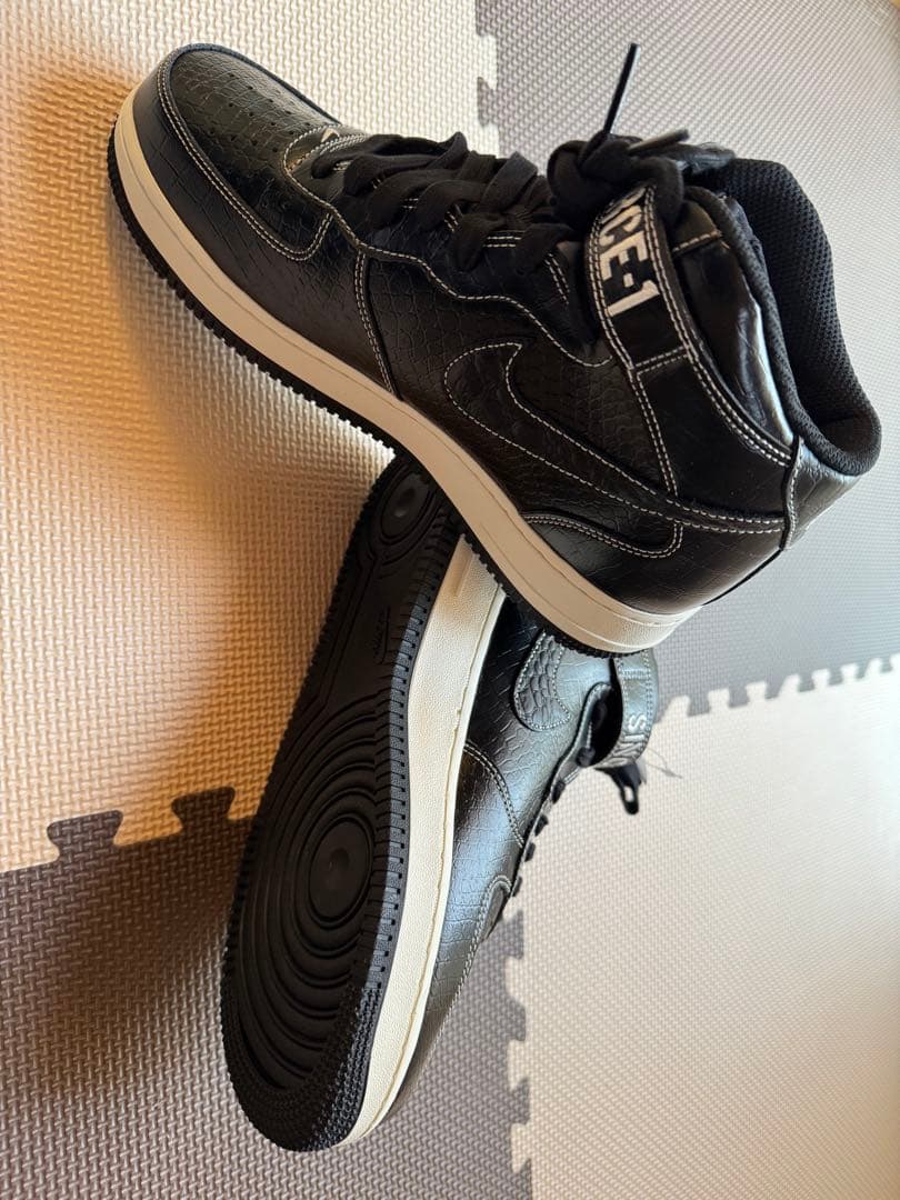 エア フォース 1 ミッド '07 ブラック/ペールアイボリー/ブラック