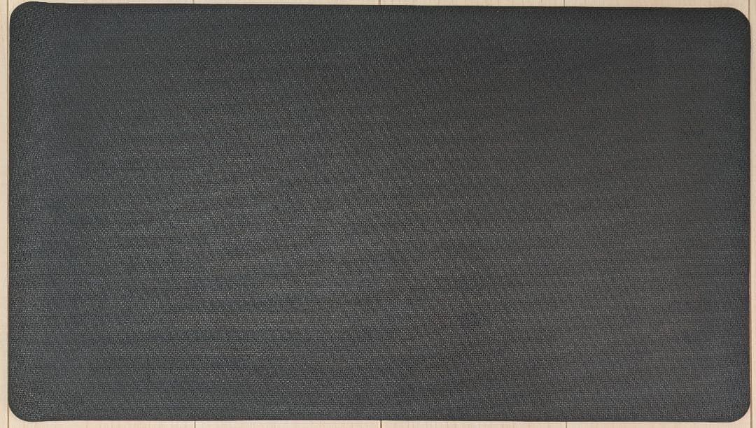 【未使用】MTG　絵違い　世界を揺るがす者、ニッサ　 プレイマット