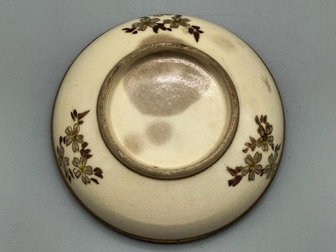 珍品（写真：No.2）！！　嫁入道具　合子　　京焼？　薩摩焼？三人唐子図合子