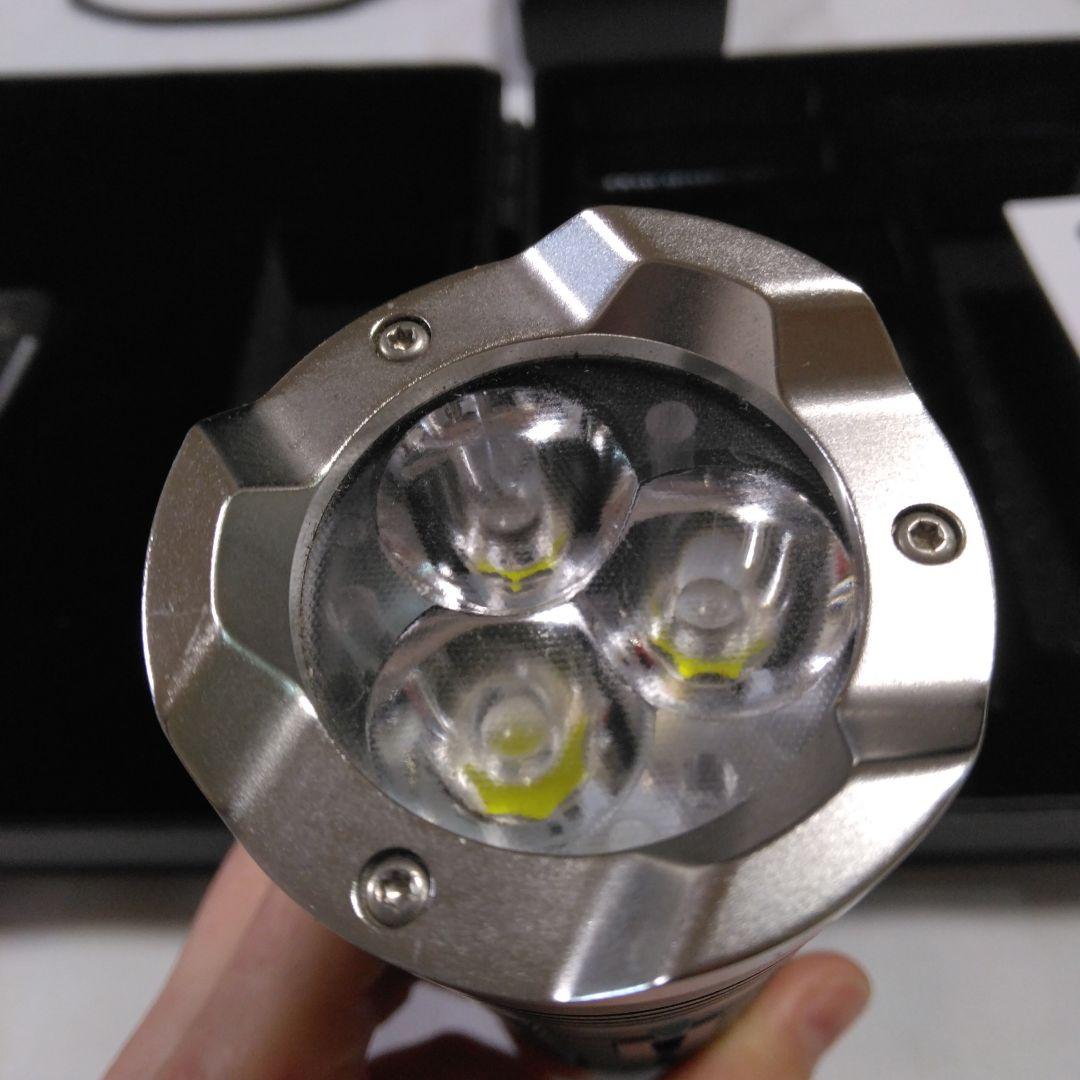 Olight SRMINI-II ライト　充電器付