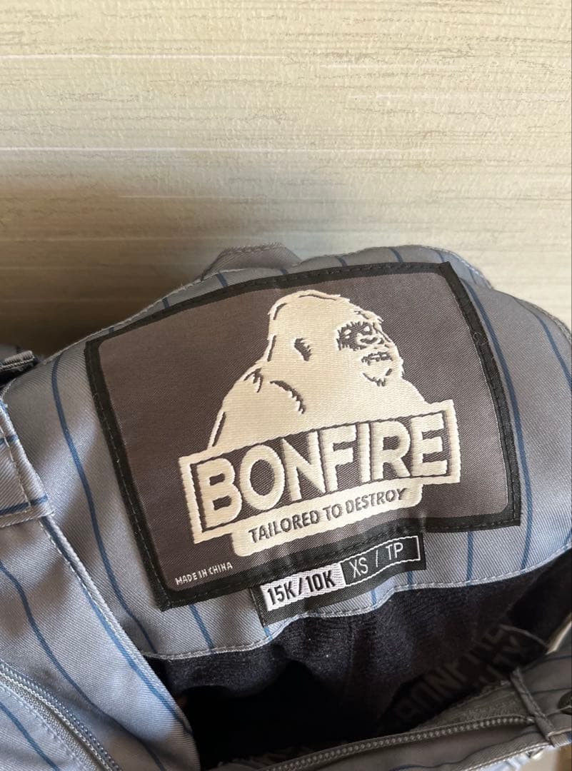 X LARGE×BONFIREスノーウェア　希少デザイン