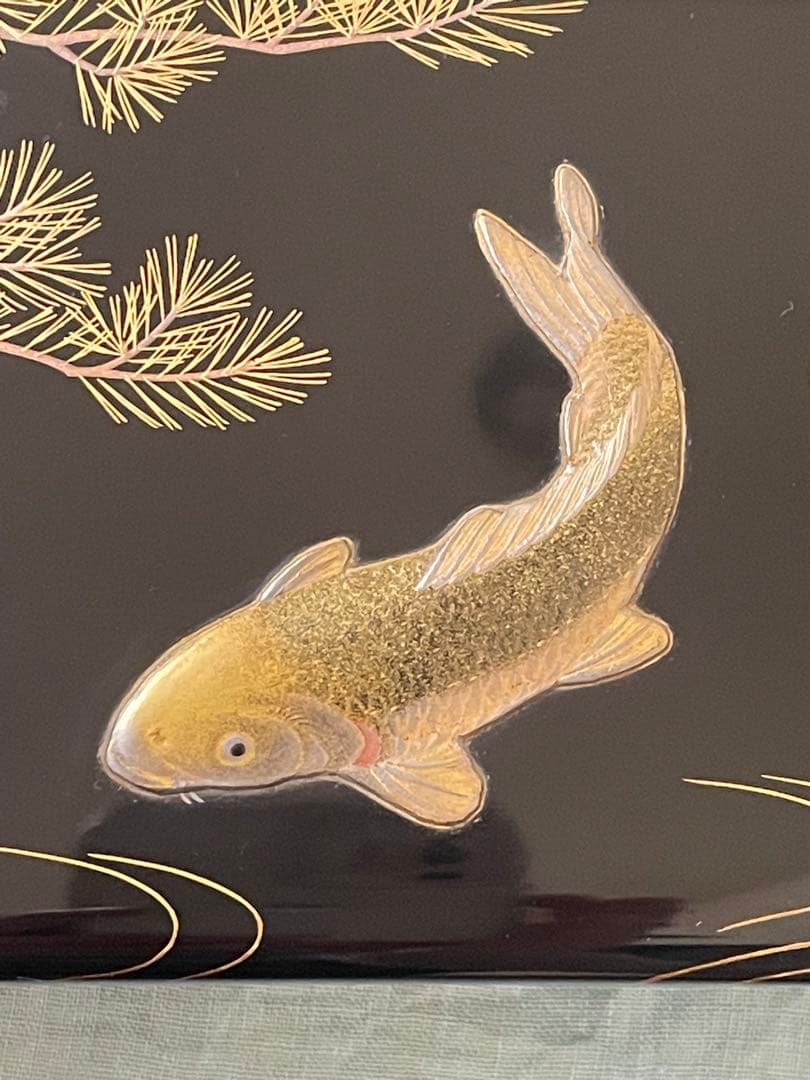 象彦漆器 【松鯉蒔絵 莨箱】