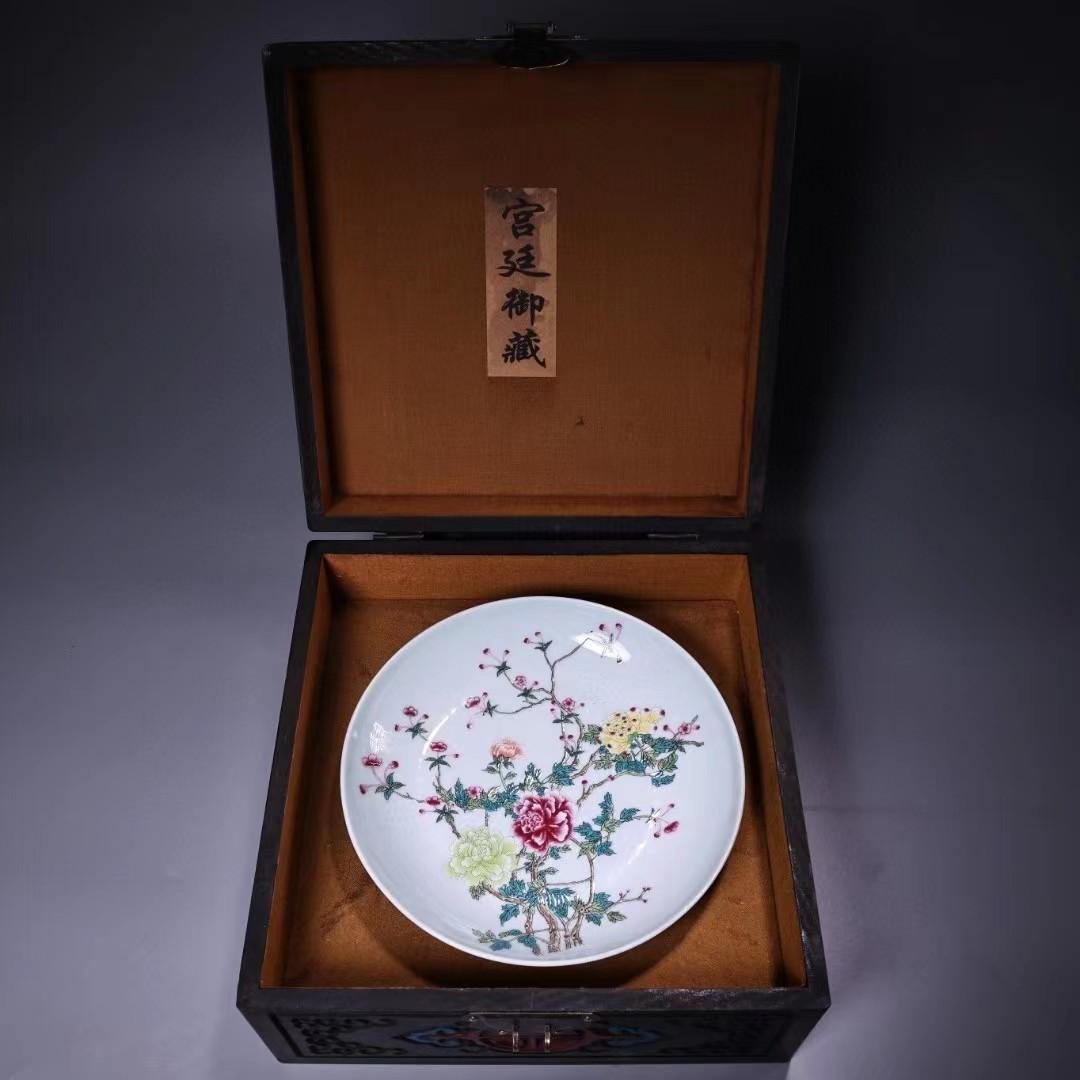 中国古美術・珍蔵粉彩・花鳥絵陶磁器の中皿・純手描き・木箱付・文房具・置物・観賞皿