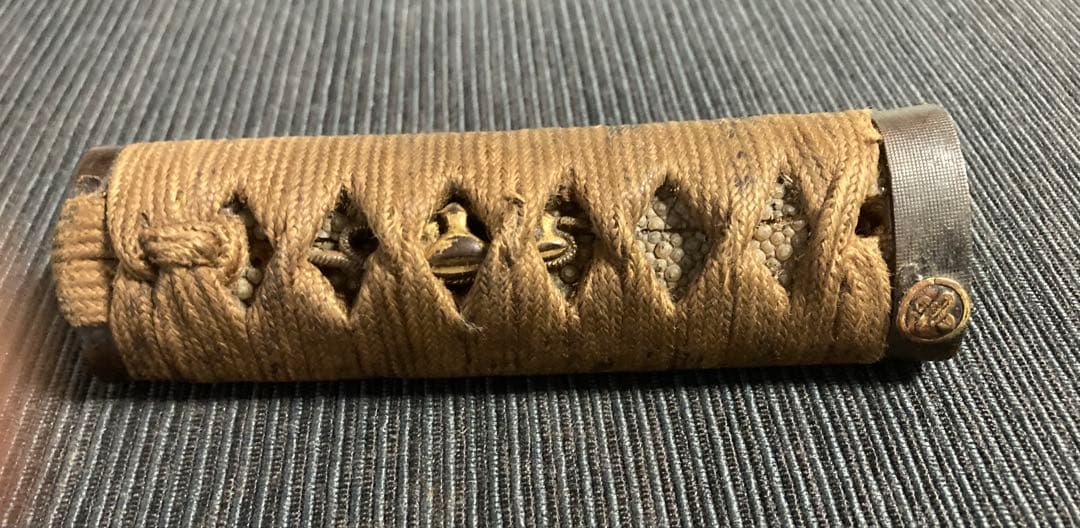 刀装具　殿中差し柄前　古金工目貫　赤銅無地鍔　(江戸時代)