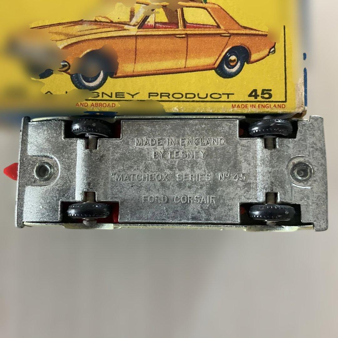 ミニカー　マッチボックス　45 フォード コルセア＆ボート