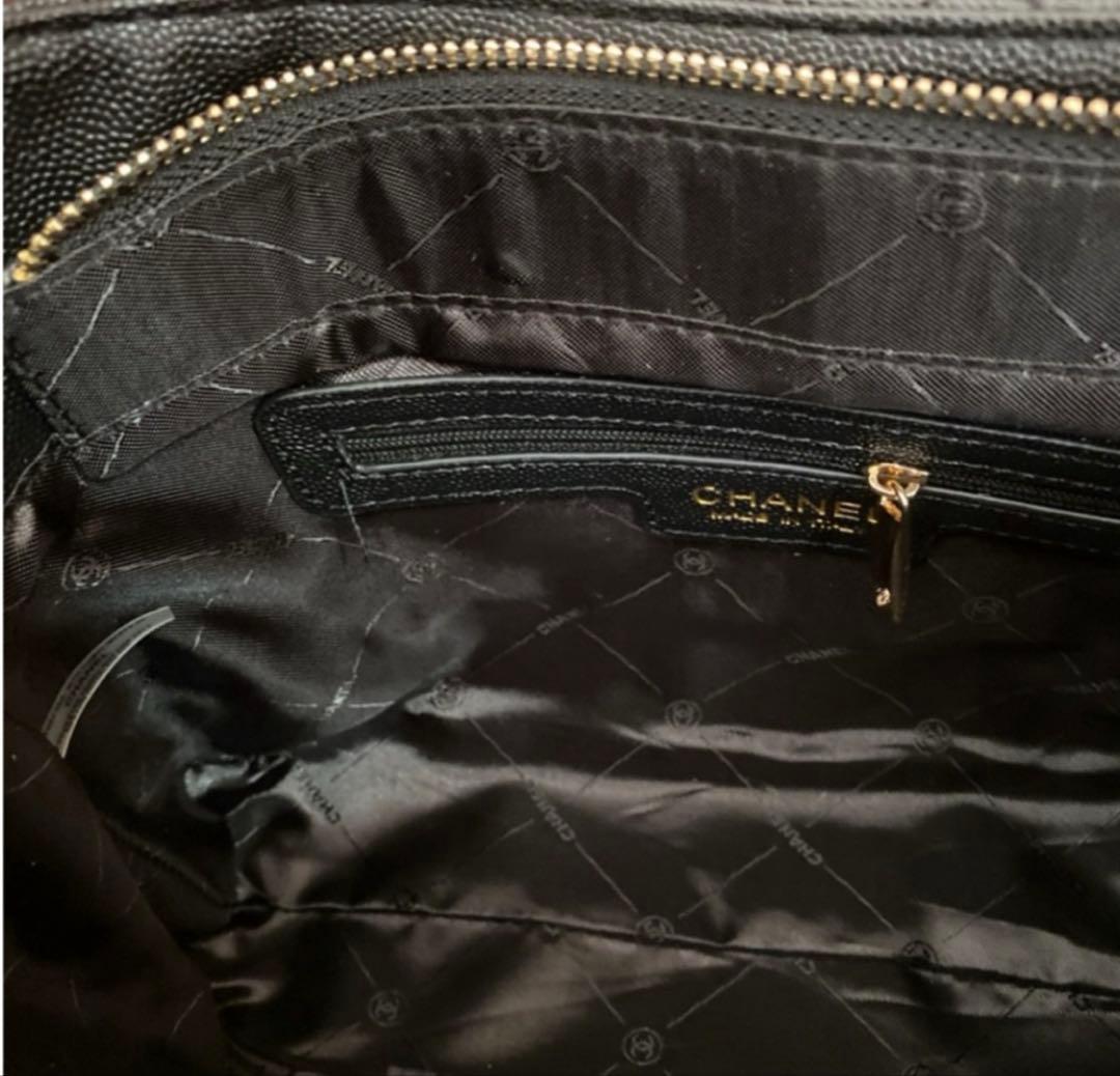 ち*ん様 新品未使用　CHANEL ミニホーボーバッグ 黒