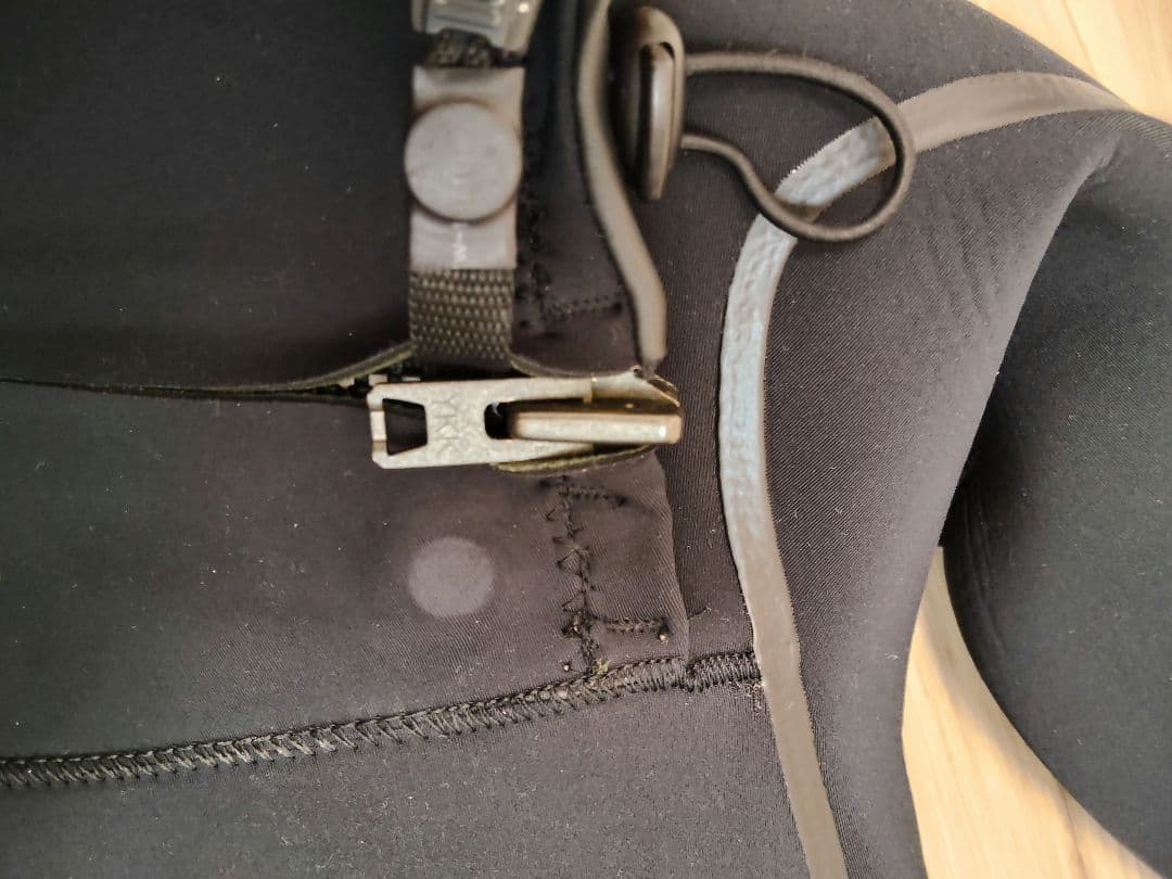 ADELIO 5/4 DELUXE HOODED セミドライ