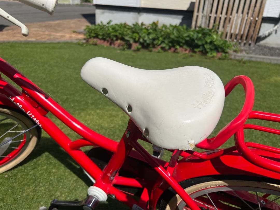 茶碗蒸し 16インチ　ハローキティ 子供用自転車 赤　補助輪付き