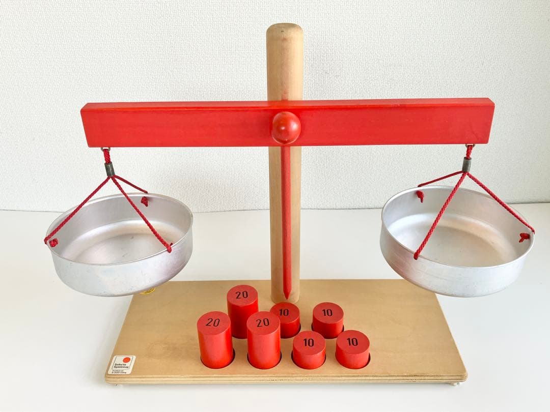 稀少　ドイツで購入　Selecta社の上質な木製の天秤おもちゃ　インテリアにも