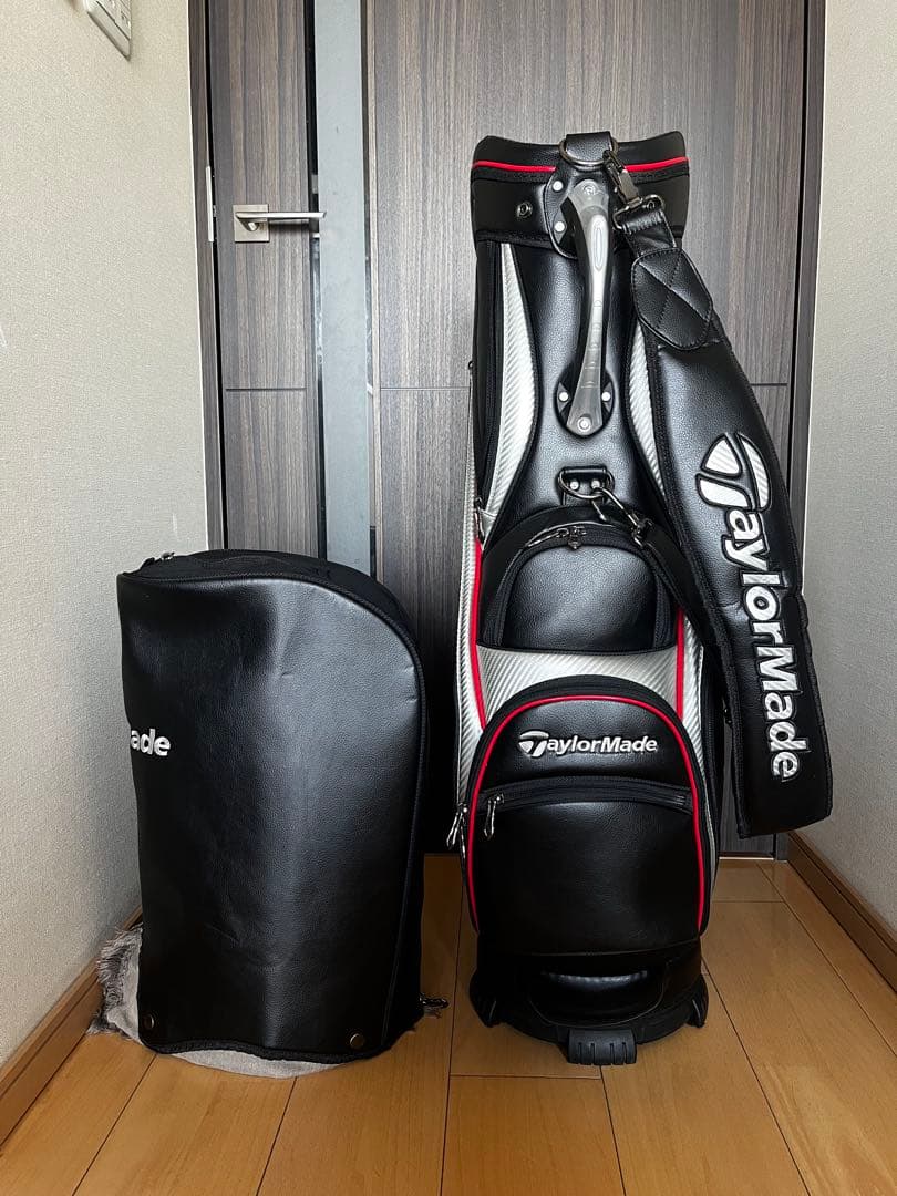 超美品！テーラーメイド　ハイグレード黒キャディバッグ　大きめ　9.5型　レザー調