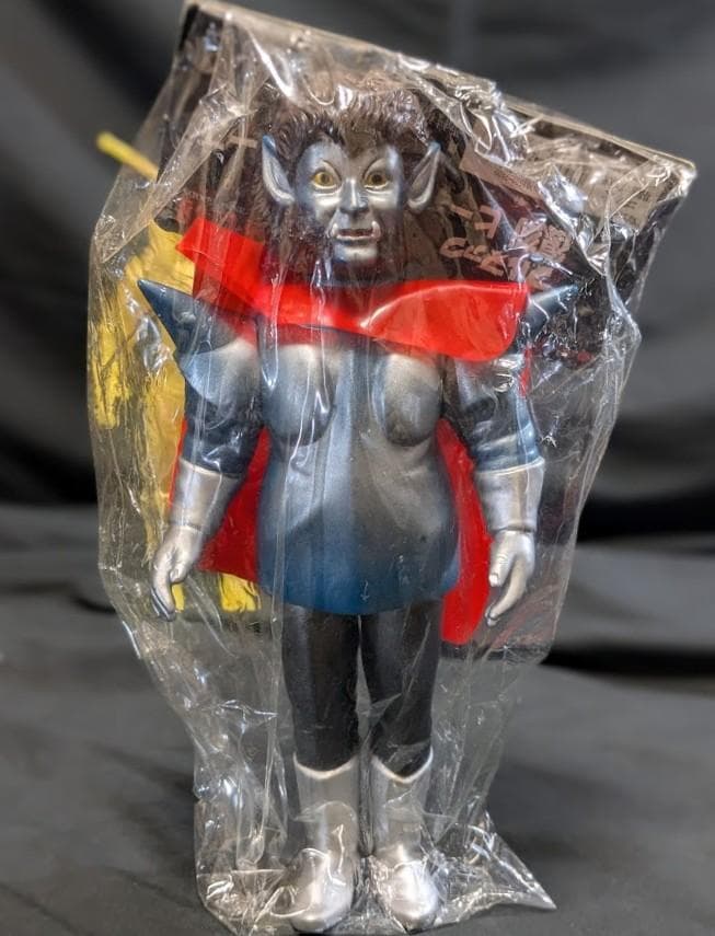 蓄光マグマ大使＆宇宙の帝王ゴア未開封（ブルマァク復刻）ソフビフィギュア２体セット