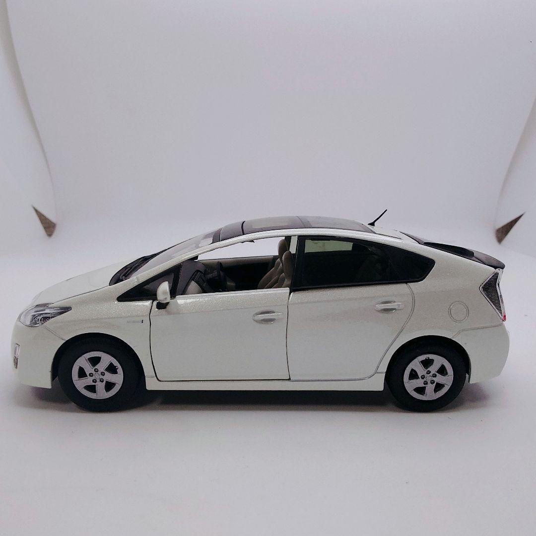 トヨタ プリウス 30系 前期 3代目 白 カラーサンプル ミニカー 非売品