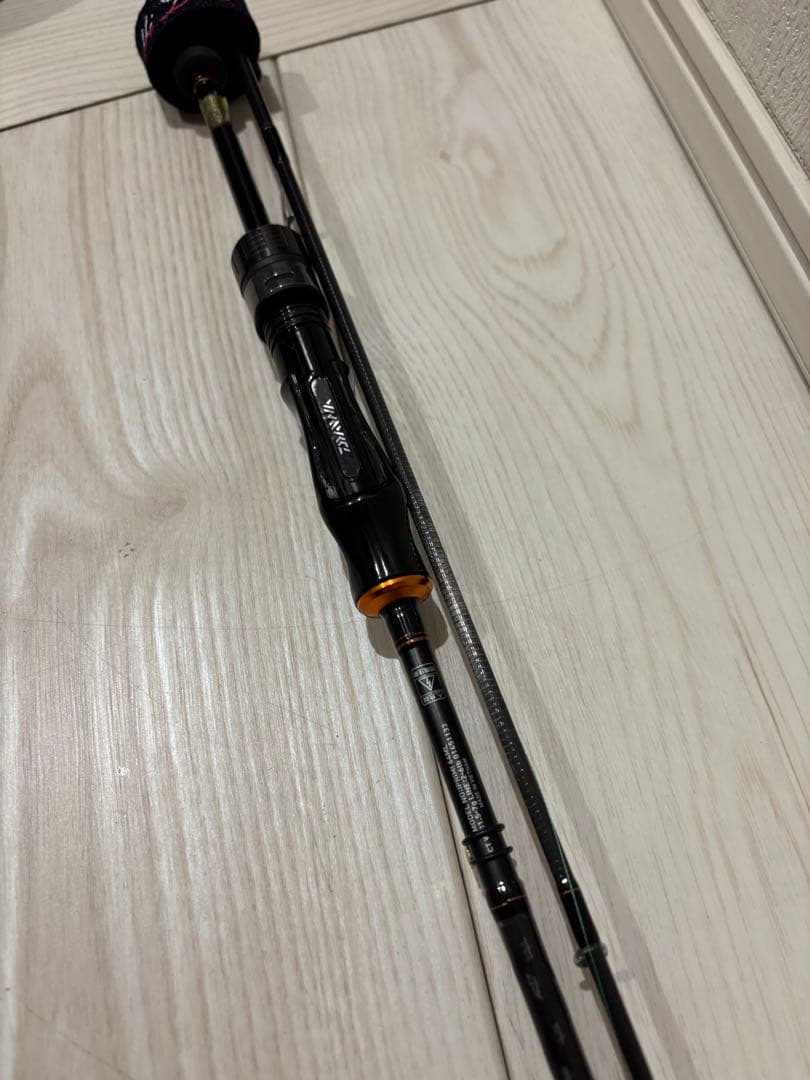 IPRIMI トラウトロッド ブラック/オレンジ