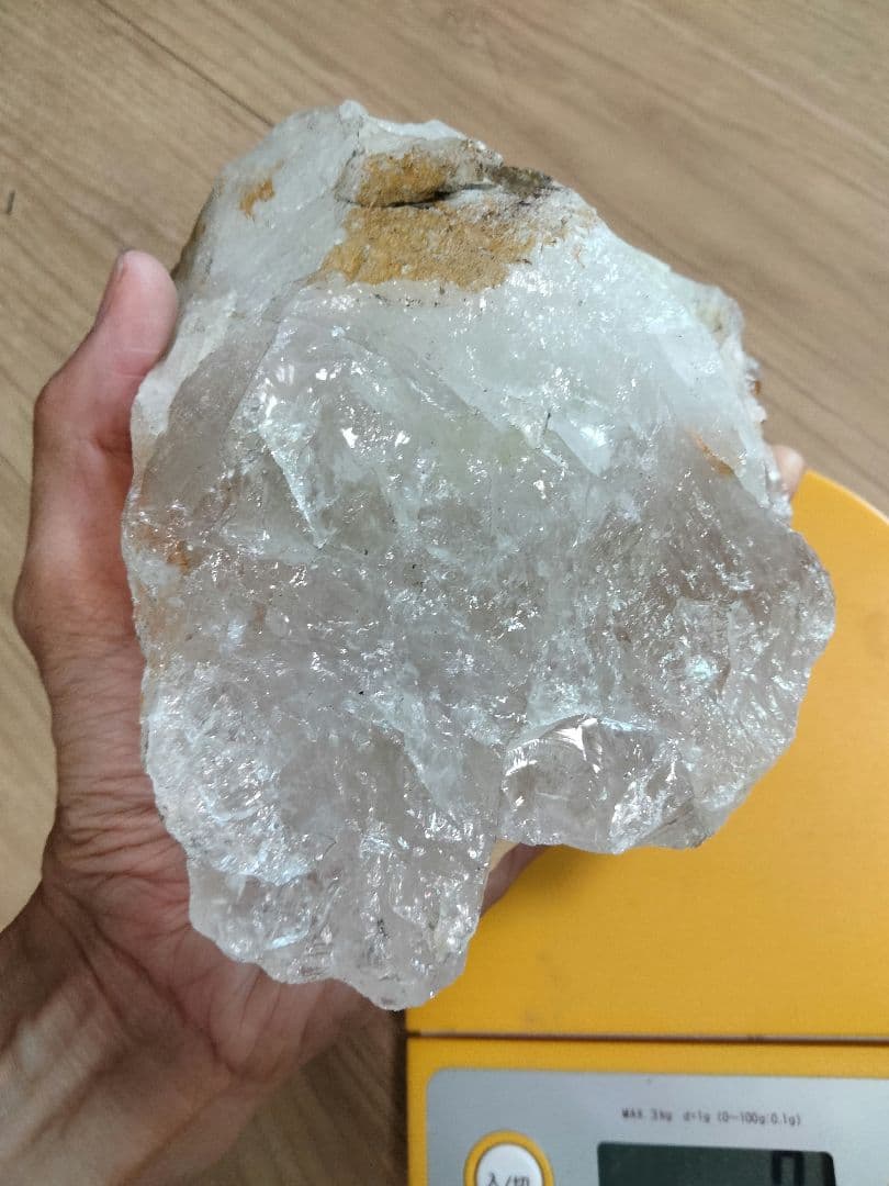 山梨県　乙女鉱山　国産天然水晶　虹入り水晶　1558g　　国産鉱物 硫黄入り水晶