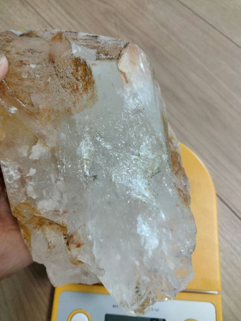 山梨県　乙女鉱山　国産天然水晶　虹入り水晶　1558g　　国産鉱物 硫黄入り水晶