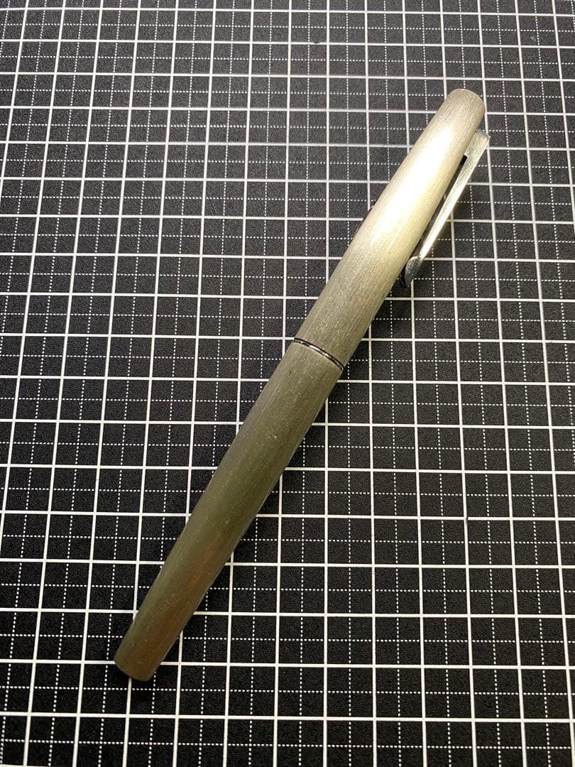 PLATINUM プラチナ・プラチナ　金銀合金　万年筆　字幅F程度