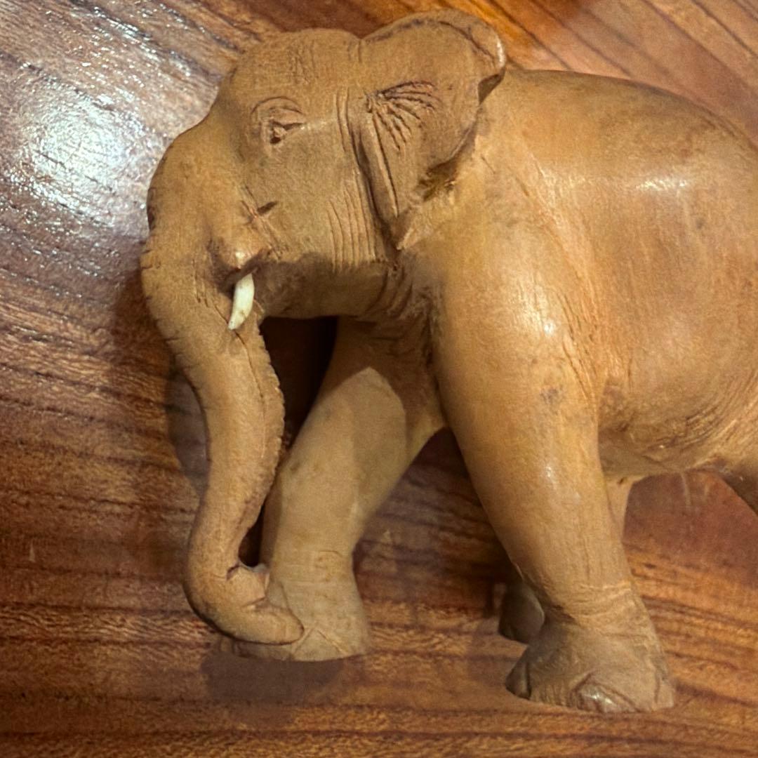 材質不明　木製親子象彫刻