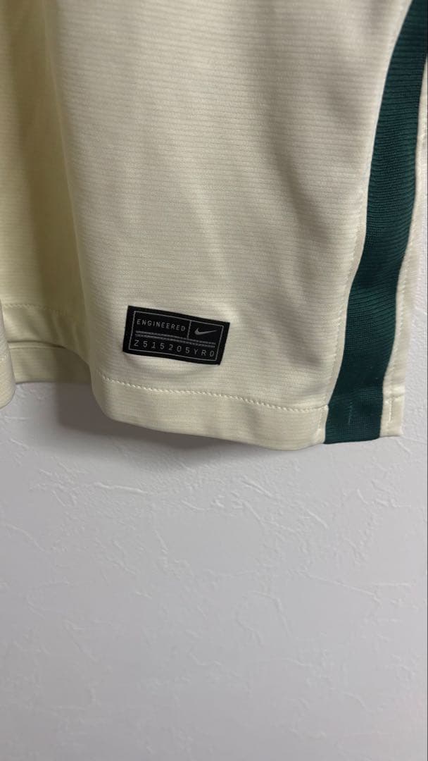 リバプールFC Nike ジャージ クリーム色