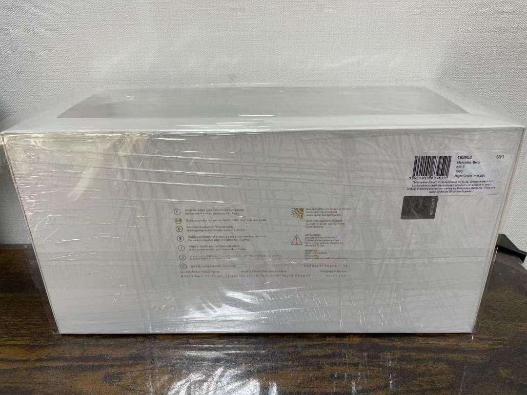 304-055 ノレブ 1/18 メルセデスベンツ 230 E 1990