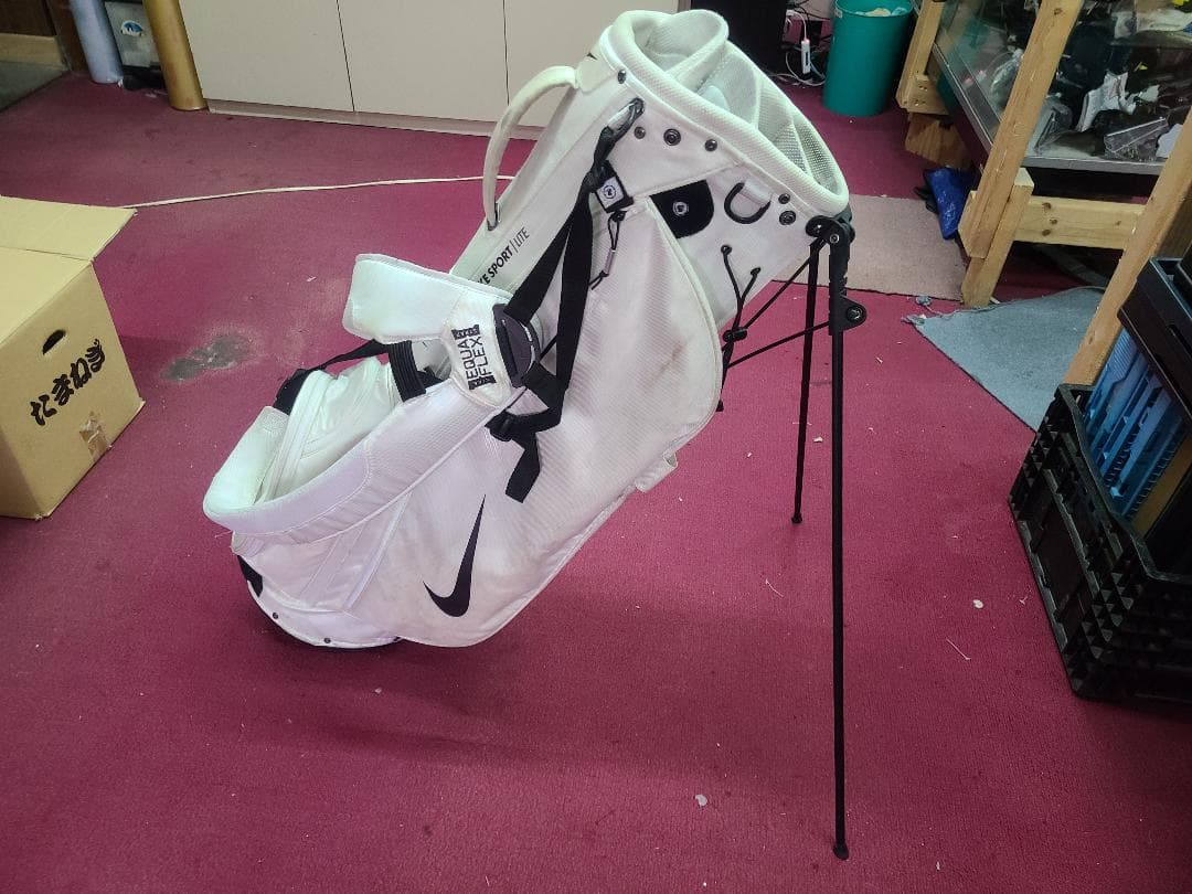 ナイキ NIKE スタンド型キャディバッグ　軽量　スポーツライト　白