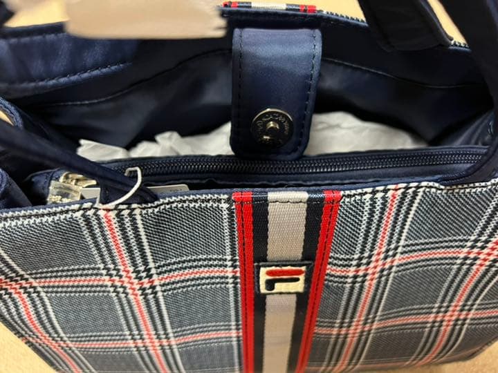 新品　FILA ショルダーバッグ