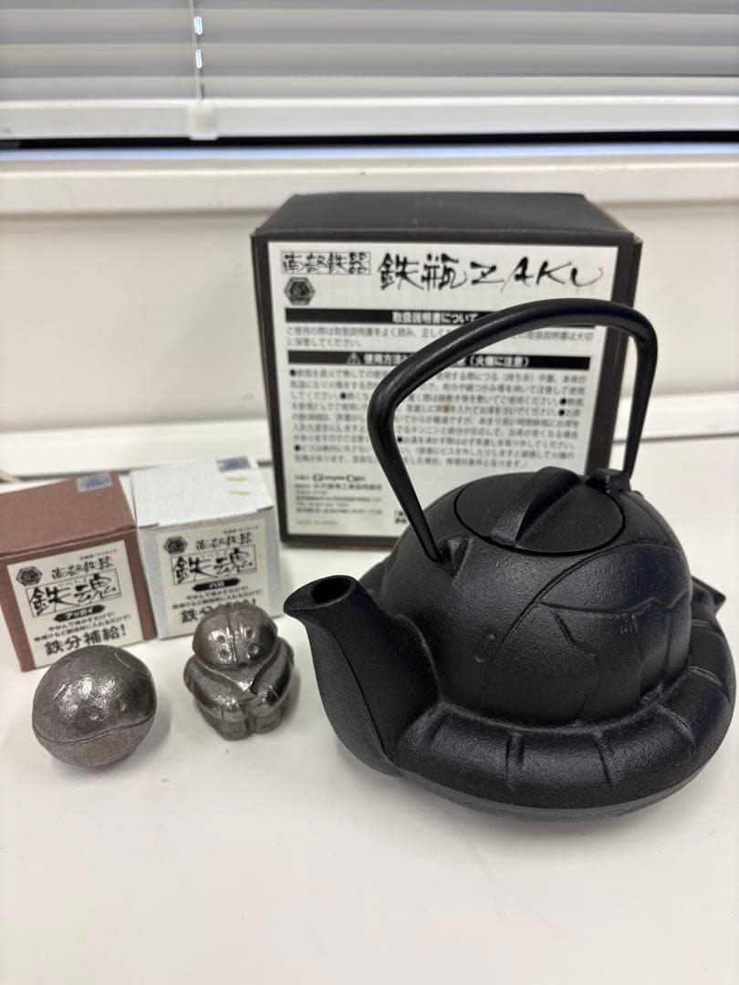 レア商品 南部鉄器 機動戦士ガンダム鉄瓶ZAKU (黒) 鉄魂ハロ アッガイ