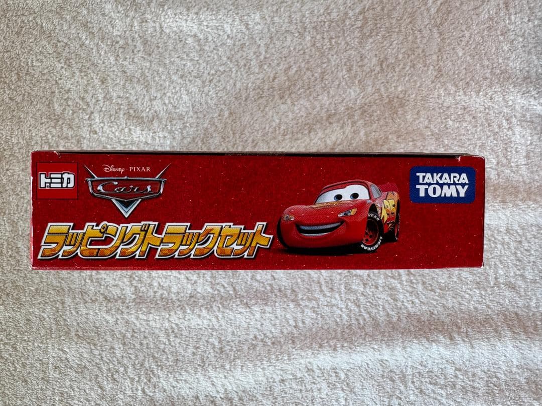 トミカ カーズ ラッピングトラックセット　新品未開封