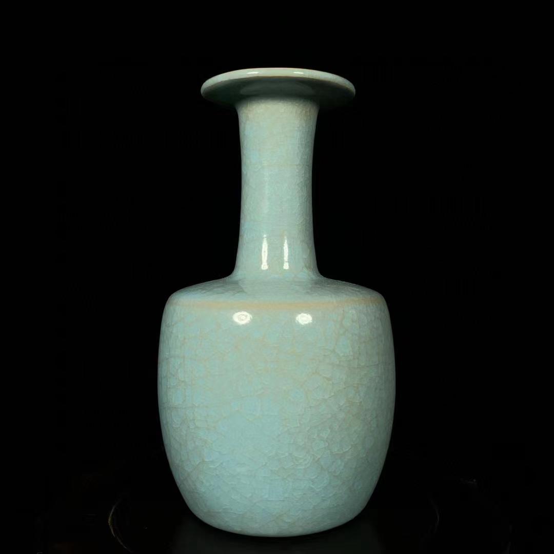 中国古美術・旧蔵の磁器・氷割れ模様の紙槌瓶・9.5x17cm・置物・書道・文房具