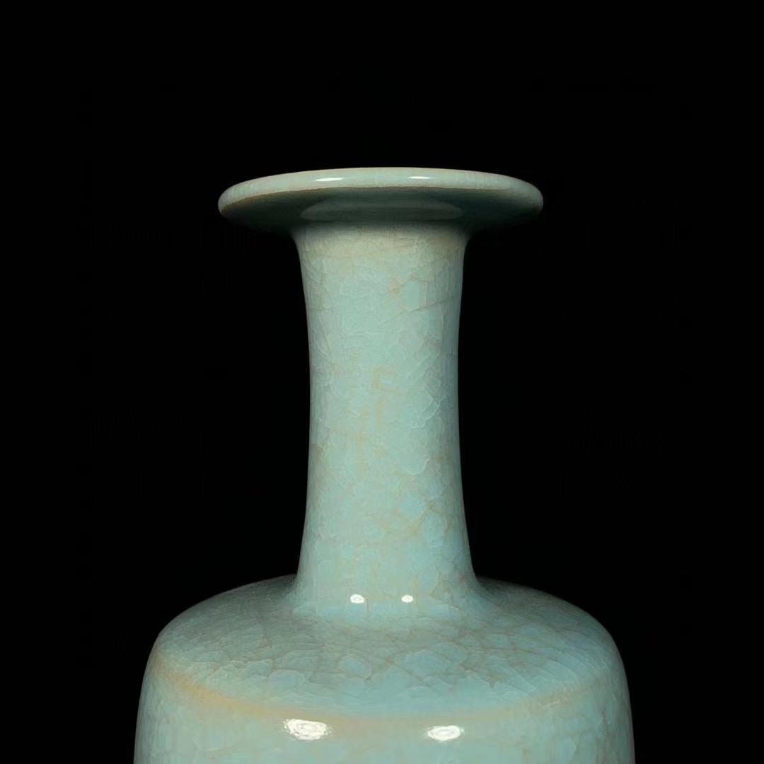 中国古美術・旧蔵の磁器・氷割れ模様の紙槌瓶・9.5x17cm・置物・書道・文房具