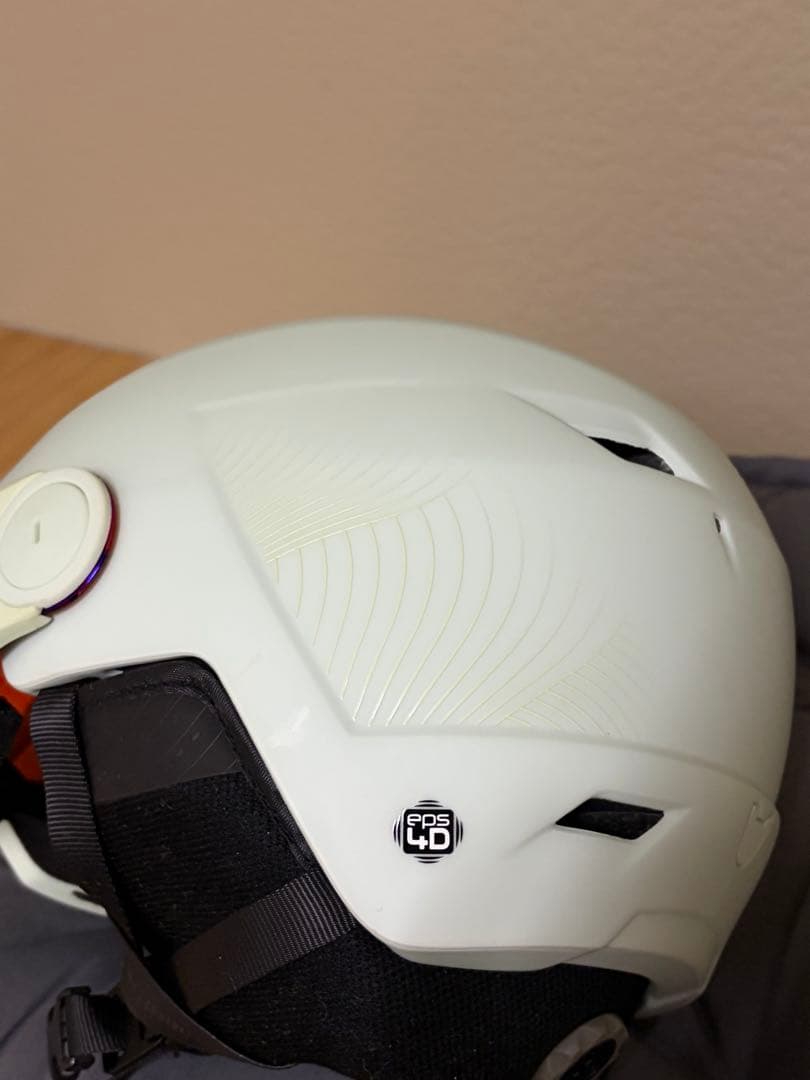 サロモン　バイザーヘルメット　レディース