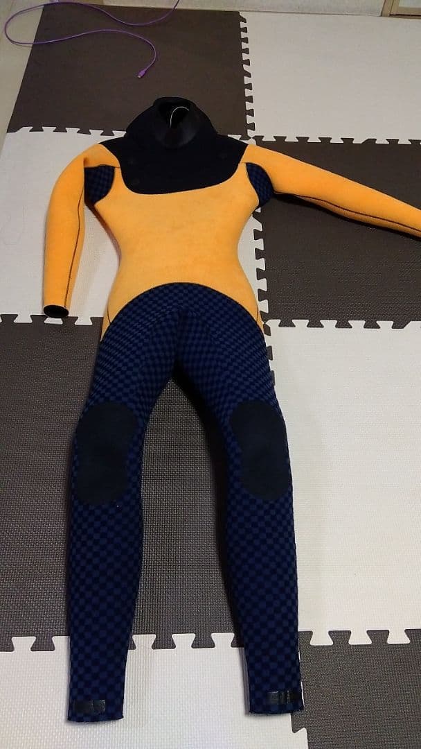 レディースセミドライ　Sサイズ