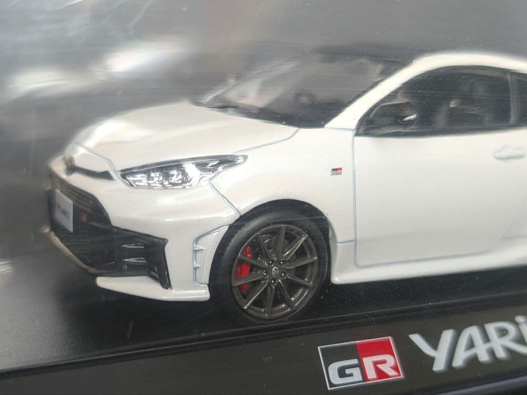 TOYOTA GR ヤリス プラチナホワイトパールマイカ 1/30 【未開封】