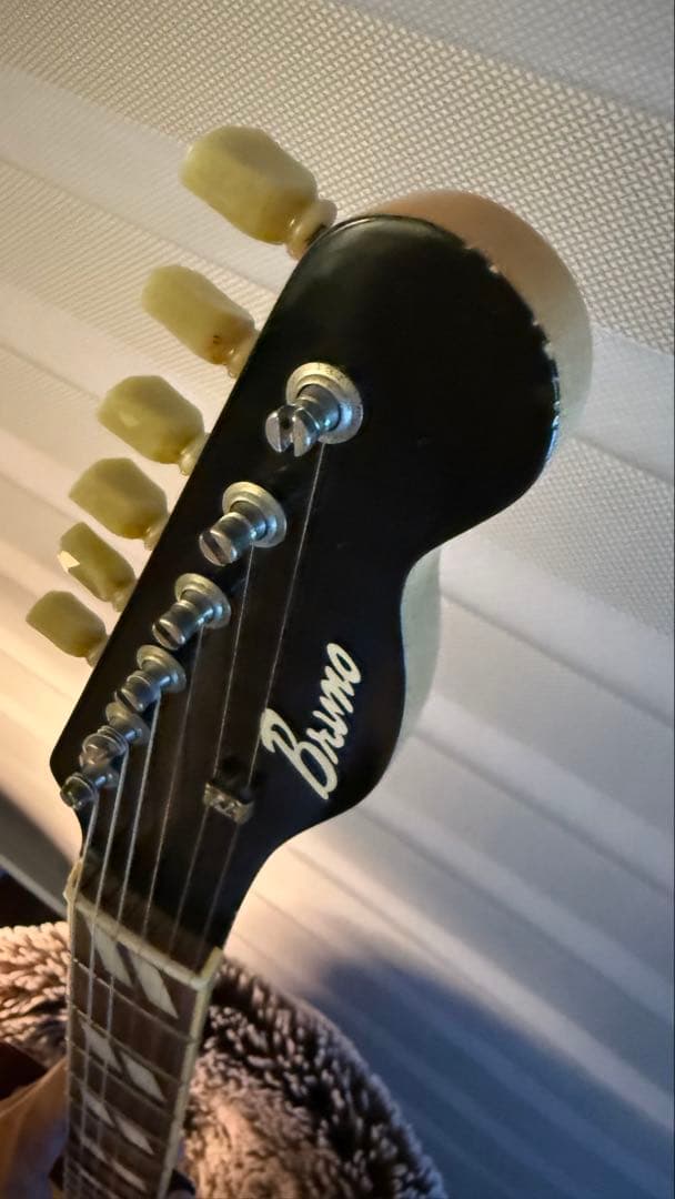 Bruno guitars tn−295 goldtop