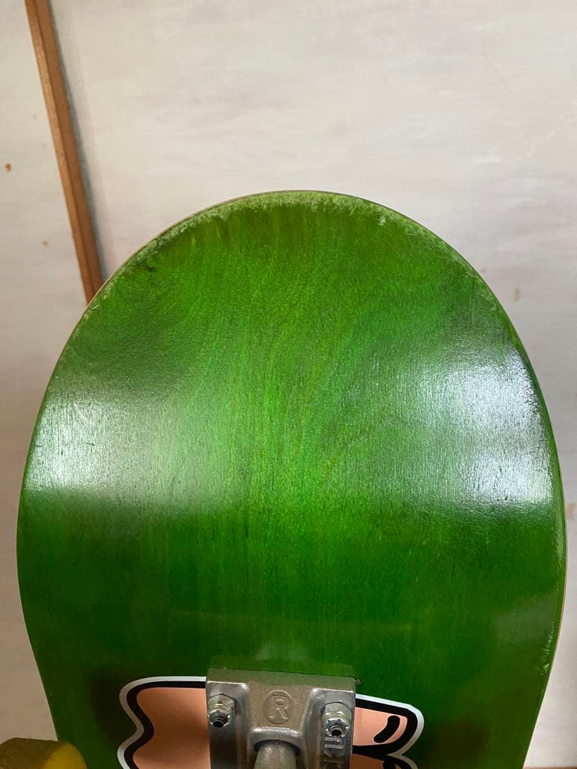 スケートボード デッキ グリーン トイマシーン