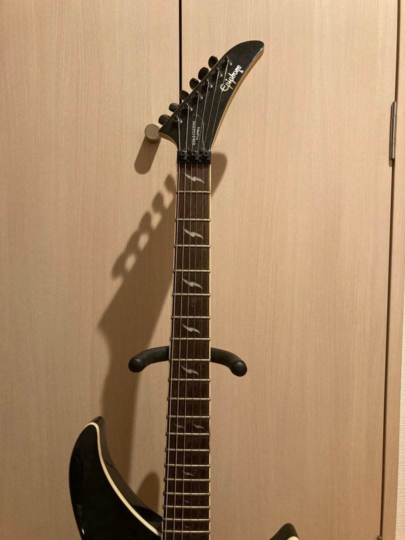 エピフォンエレキギター　フロイドローズ　ハードケース付き