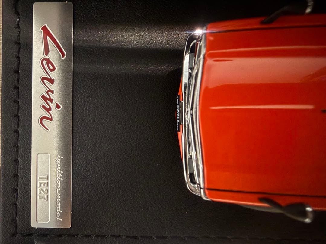 トヨタ　カローラレビン TE27 オレンジ　ハヤシレーシング