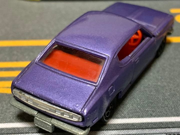 日本製　黒箱トミカ 日産　ブルーバードU エラー品