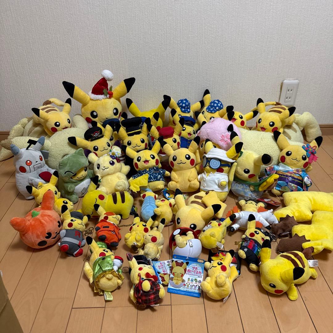ポケモンセンター限定 ピカチュウ ぬいぐるみ まとめ売り 45点セット