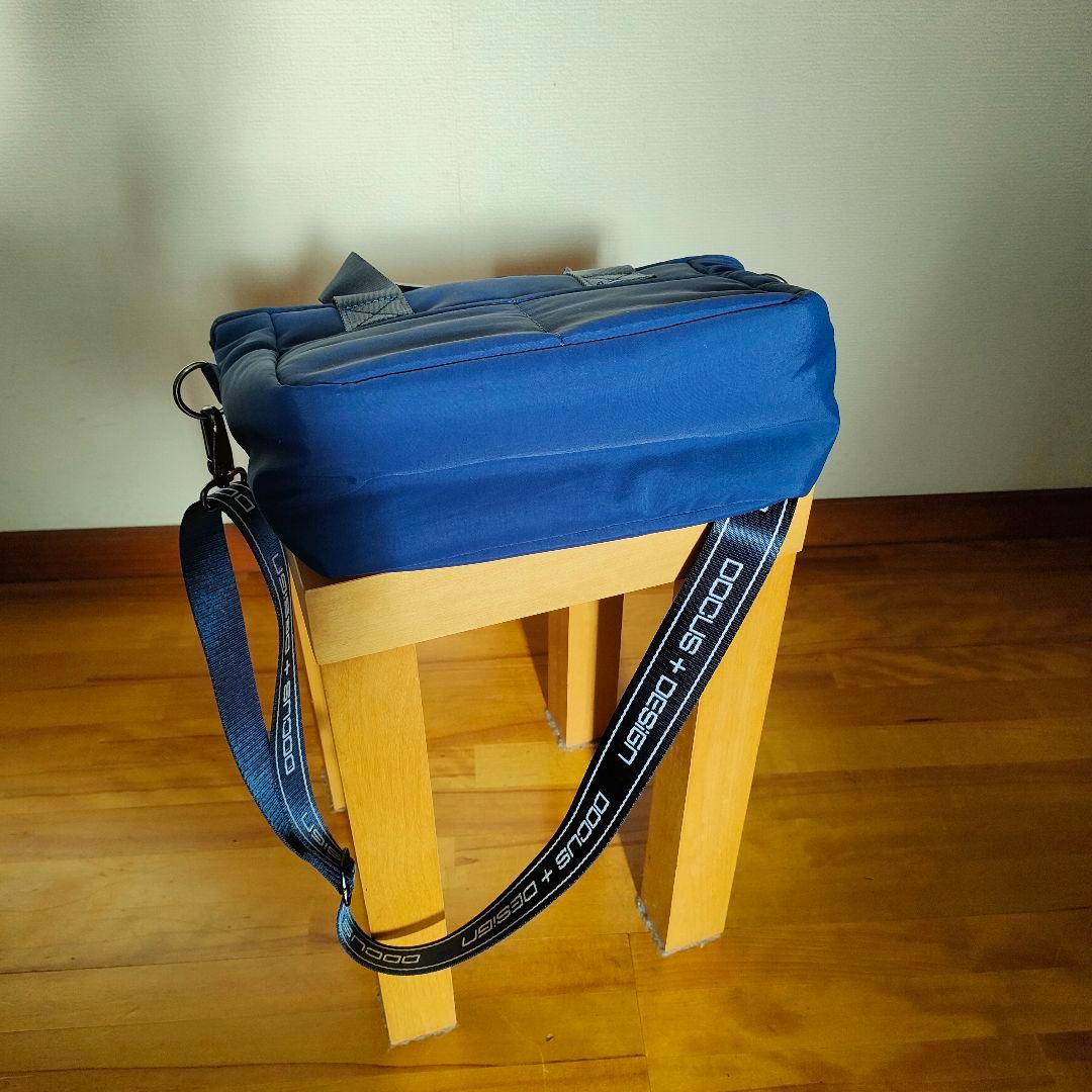 ☆新品未使用☆DOCUS ドゥーカス カートラウンドバックストラップ付ネイビー